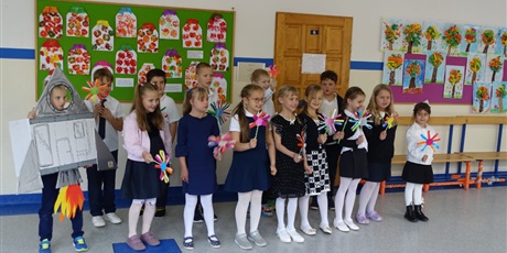 Powiększ grafikę: dzien-edukacji-narodowej-2025-646304.jpg