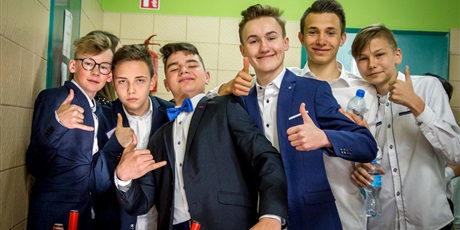CHWALIMY SIĘ - WYNIKI EGZAMINÓW SP 44
