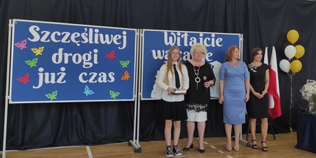 Powiększ grafikę: zakonczenie-klas-osmych-455600.jpg