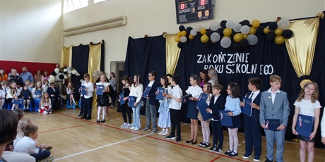 Powiększ grafikę: zakonczenie-roku-szkolnego-2024-2025-636450.jpg